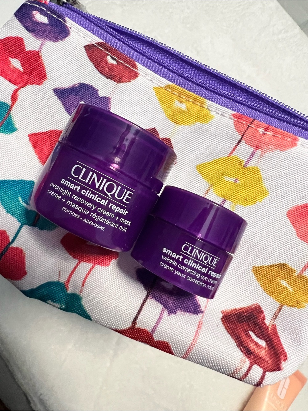 Clinique Mini Skincare Set with Purple Lip-Print Cosmetic Bag - Picture 11 of 15